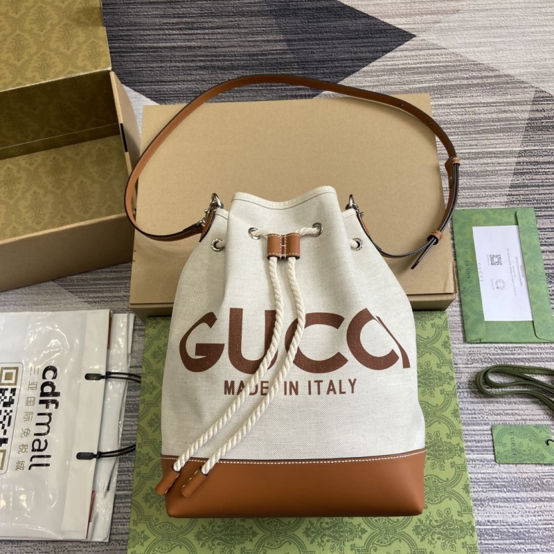 G*u*i bucket bags